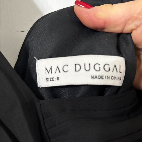 Mac Duggal Asymmetrical Ruffled V-Neck Chiffon Dress Size 6 Black - Picture 6 of 9